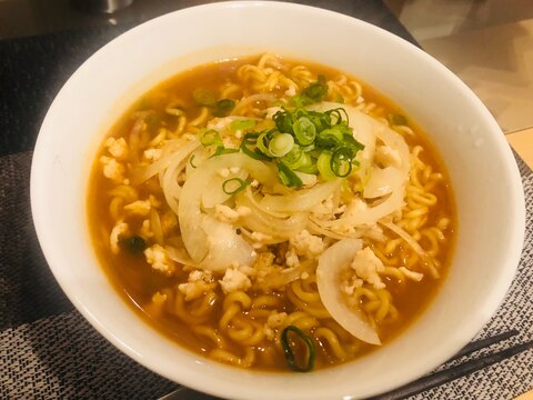 辛ラーメンアレンジ☆ひき肉と玉ねぎの辛ラーメン